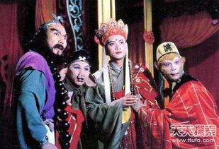 美女吃瓜孙悟空,一场奇幻的瓜果盛宴