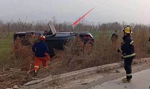 吃瓜吃自己身上车祸,吃瓜群众意外遭遇的惊魂一幕